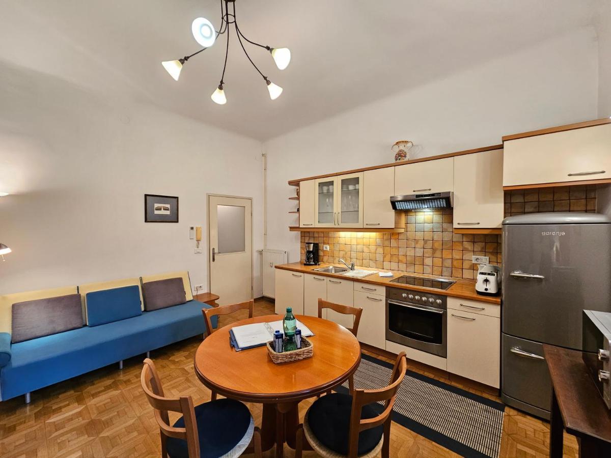 Spacious Central Studio Nika 2 Tour As Liubliana Exterior foto
