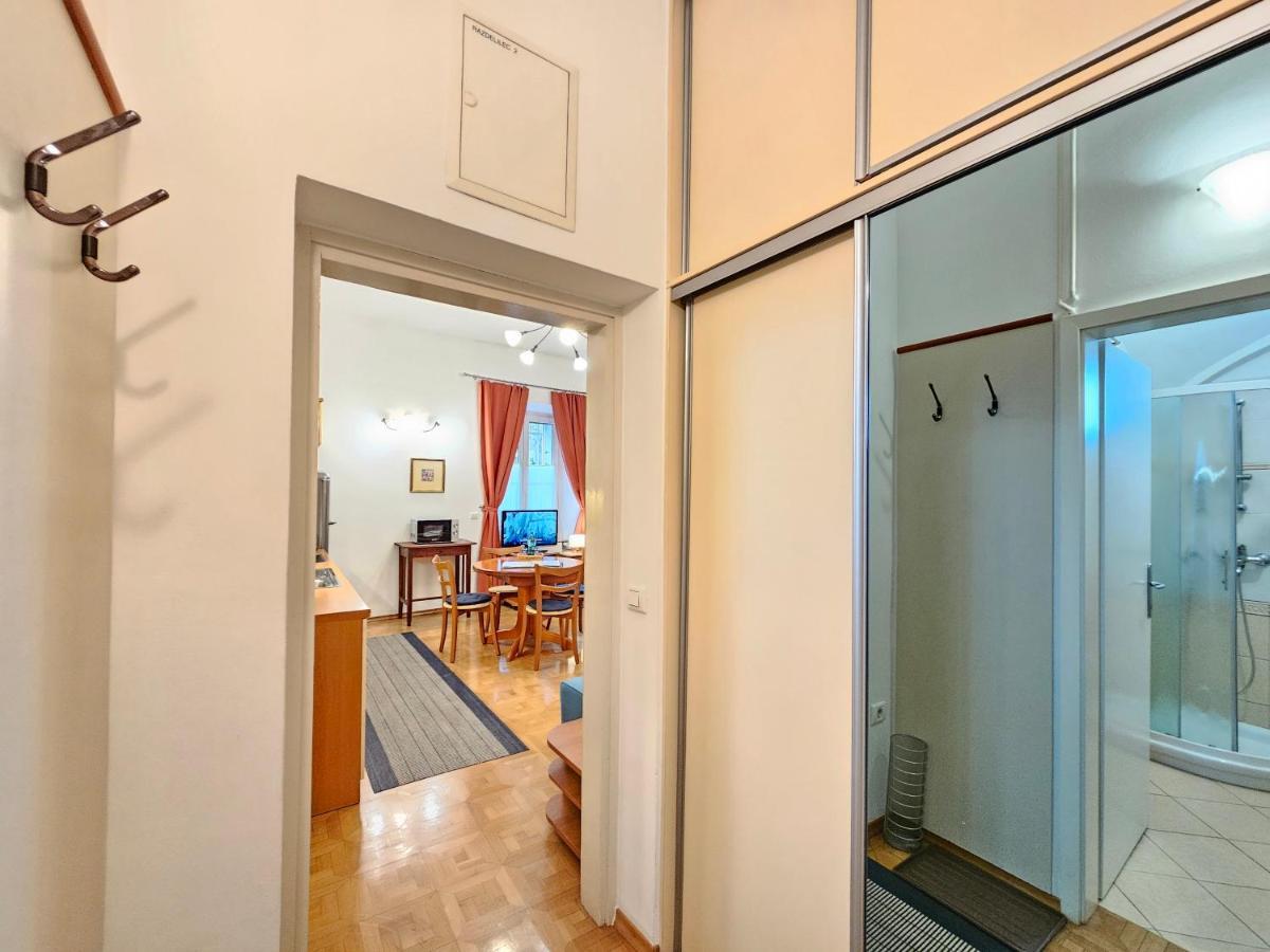Spacious Central Studio Nika 2 Tour As Liubliana Exterior foto